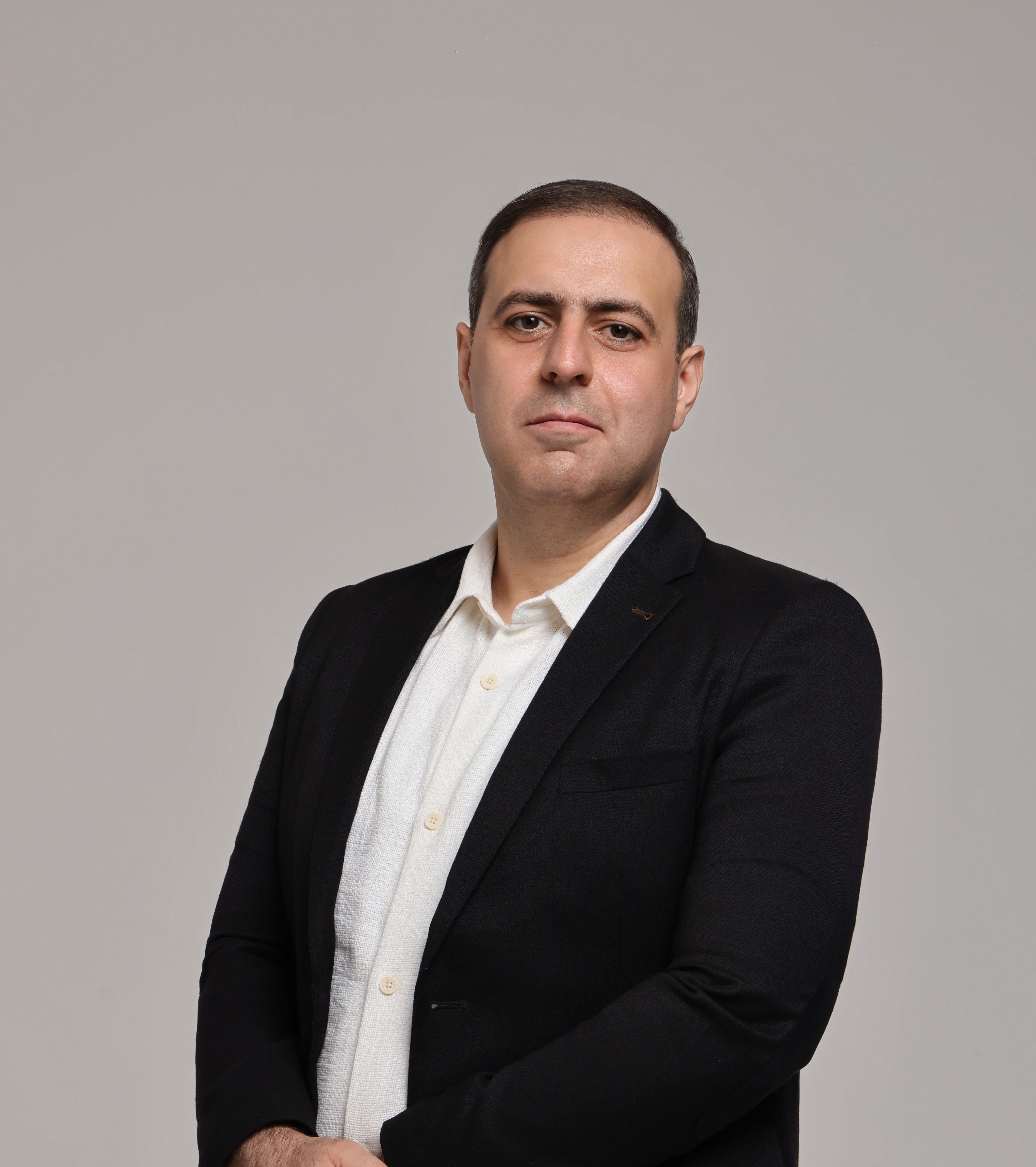 Յուրի Պառավյան